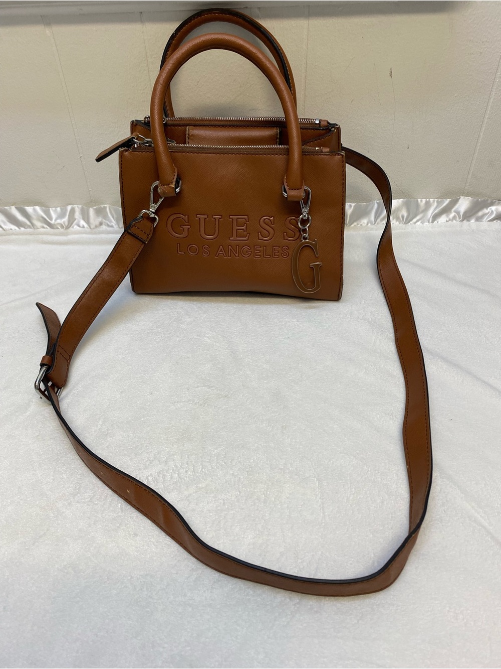 GUESS Los Angeles Womens Rodney Satchel faux leather crossbody Satchel Bag